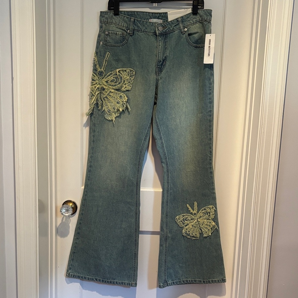 NWT BDG 100% cotton Low Rise Flare Jeans with Butterfly Appliqués